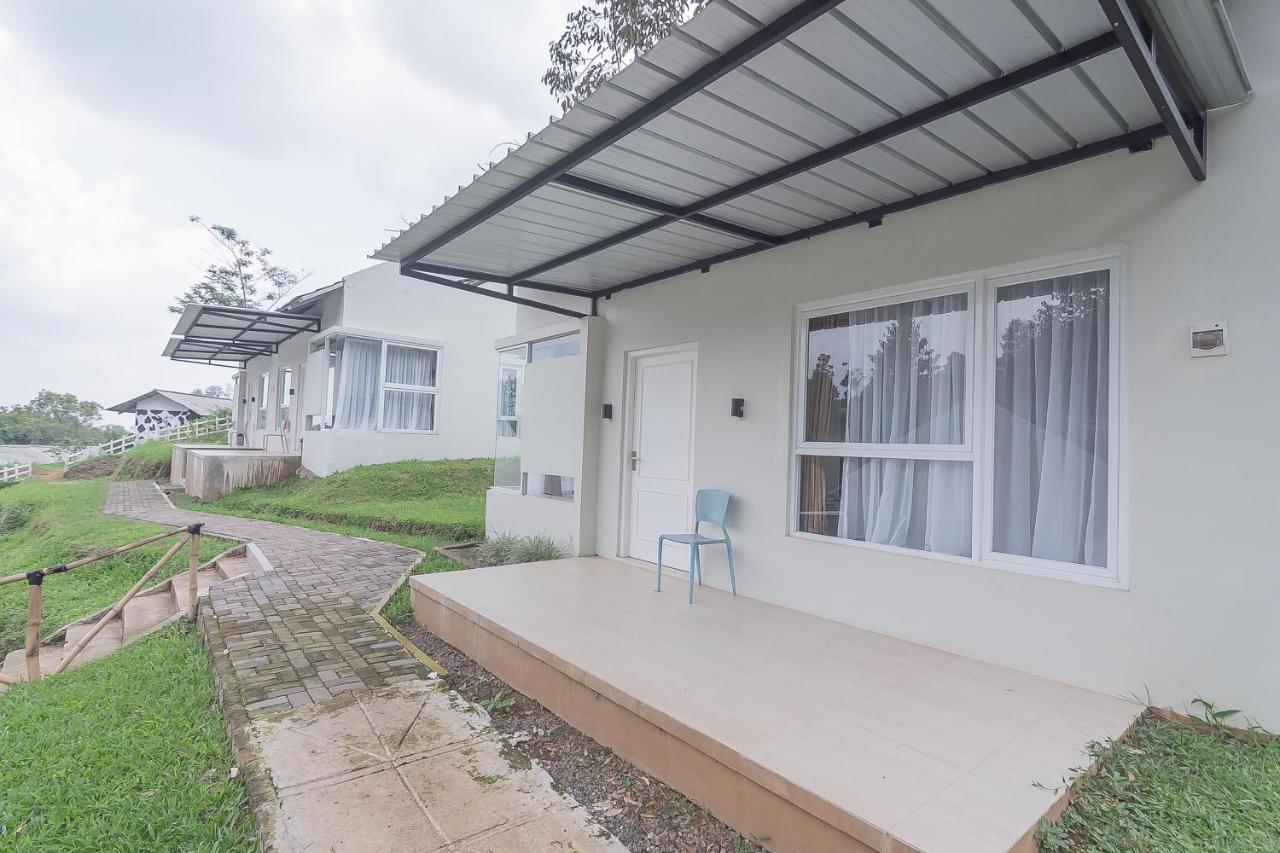 Reddoorz Resort Syariah Near D'Castello Ciater Subang Exterior foto