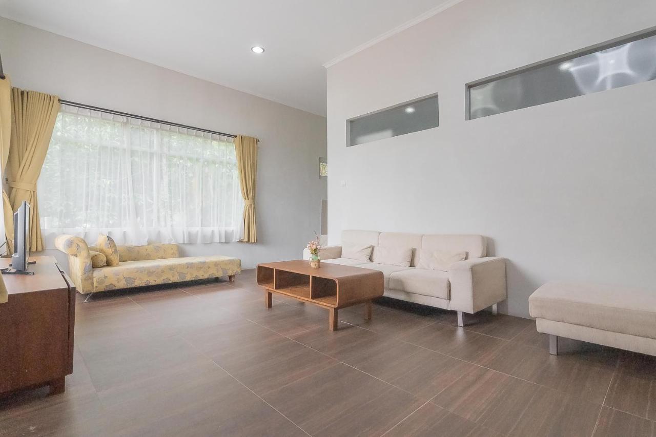 Reddoorz Resort Syariah Near D'Castello Ciater Subang Exterior foto