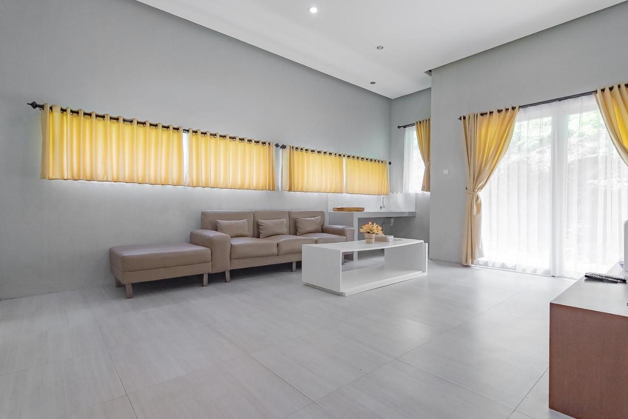 Reddoorz Resort Syariah Near D'Castello Ciater Subang Exterior foto