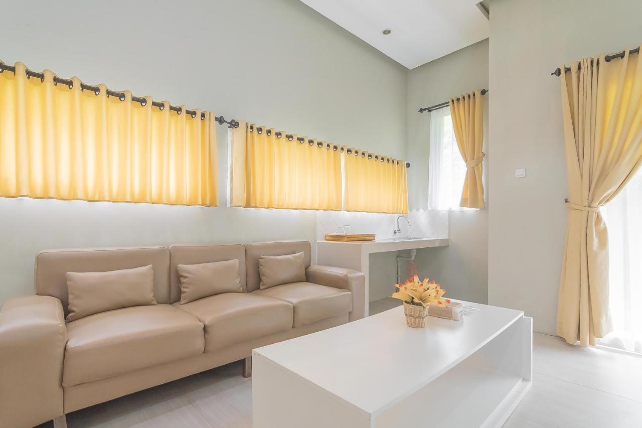 Reddoorz Resort Syariah Near D'Castello Ciater Subang Exterior foto