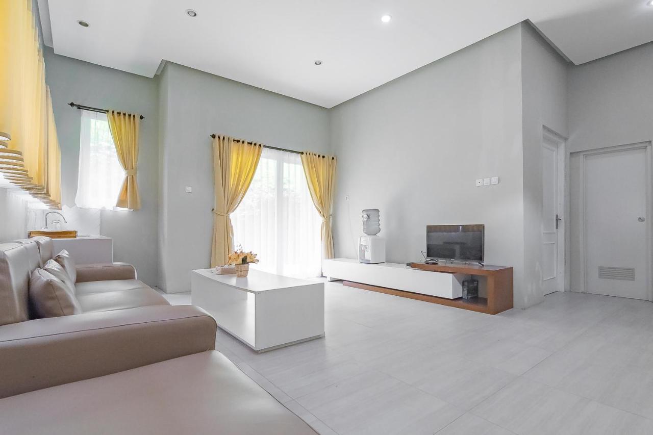 Reddoorz Resort Syariah Near D'Castello Ciater Subang Exterior foto